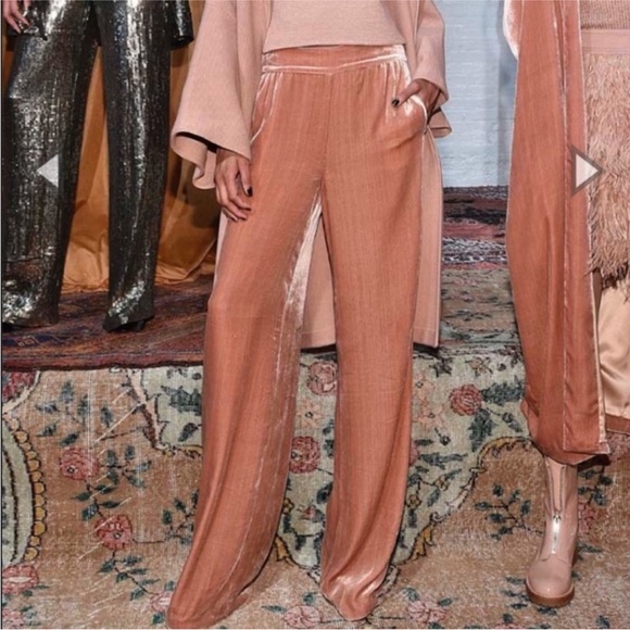 Alice + Olivia Pants - Alice and Olivia pink velvet pants, size 2